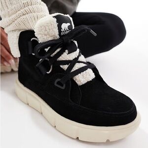 NWT SOREL Explorer Lace hiking Boots!